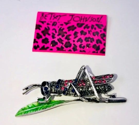 BETSEY JOHNSON "CUTIE THE CRICKET!" CUTE LITTLE CRICKET BROOCH BRAND NEW!