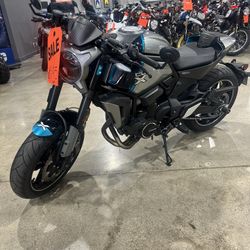 CLX 700 
