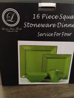 New 4 Place Stoneware Setting 16 Piece Green