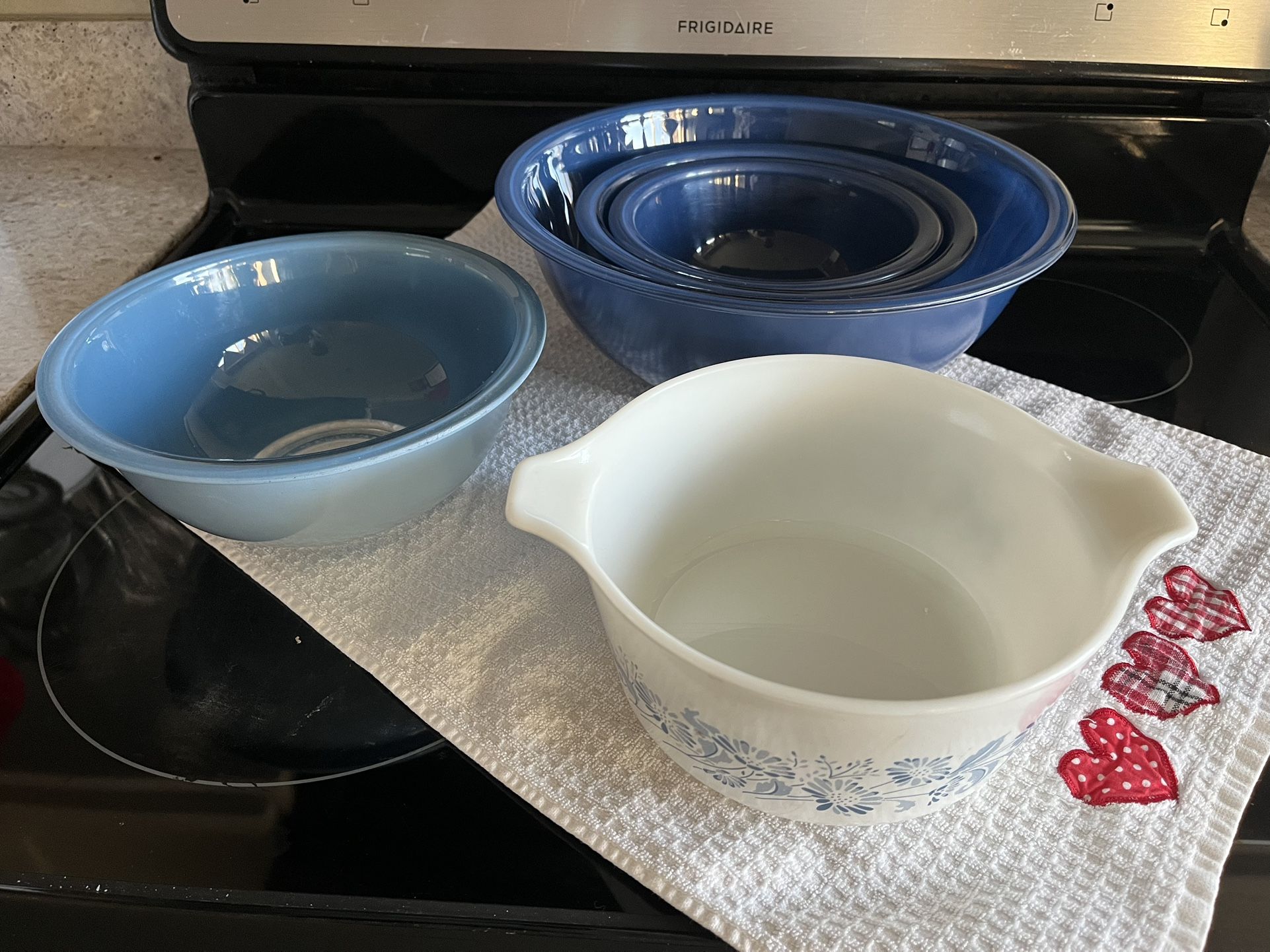 Vintage Pyrex Bowls