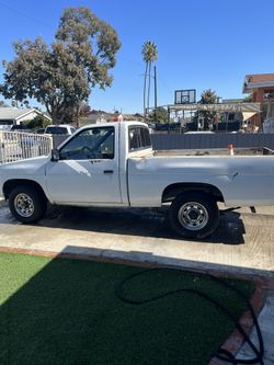 1990 Nissan Pickup