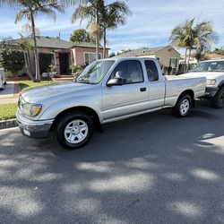 Toyota Tacoma extended cab SR5
