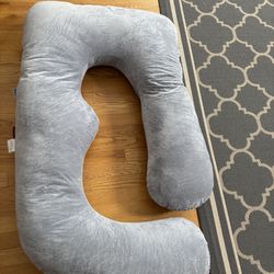 Momcozy pillow