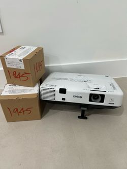 Proyector Epson PowerLite 1945W WXGA 4200 lúmenes + 3 lámparas ELPLP75