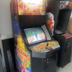 Dragons Lair 2 Laser Disc Machine Running Pioneer LD 8000 Player 