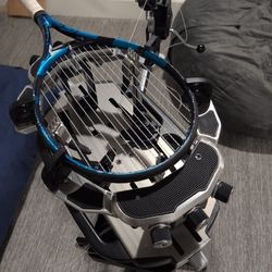 Tennis racket stringing