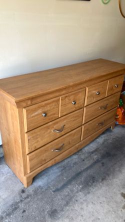 Large dresser 59x18x35 bureau chest of drawers 6 drawers clean no smell