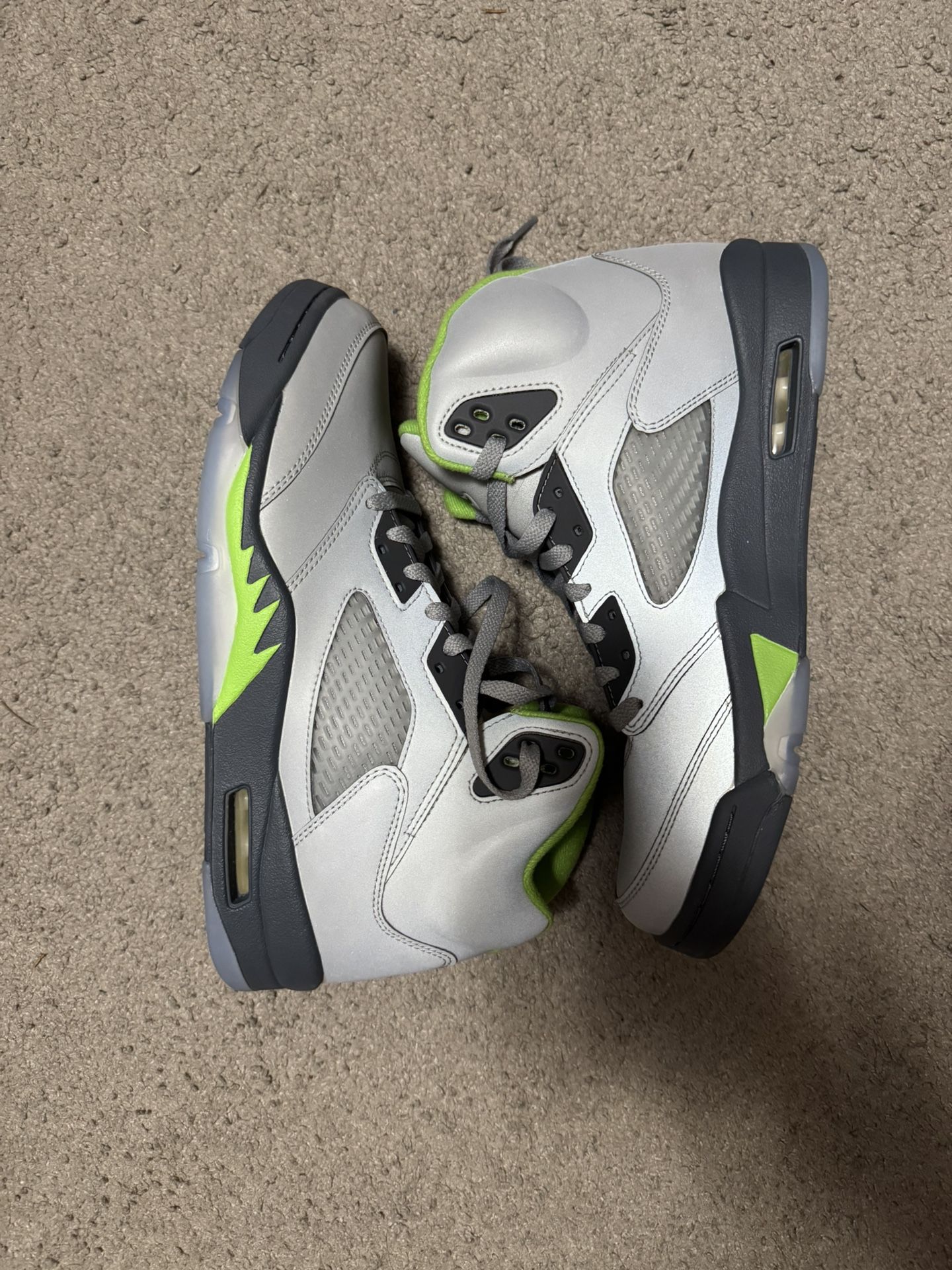 DS NEW JORDAN 5 GREEN BEAN SIZE 11.5 NO BOX