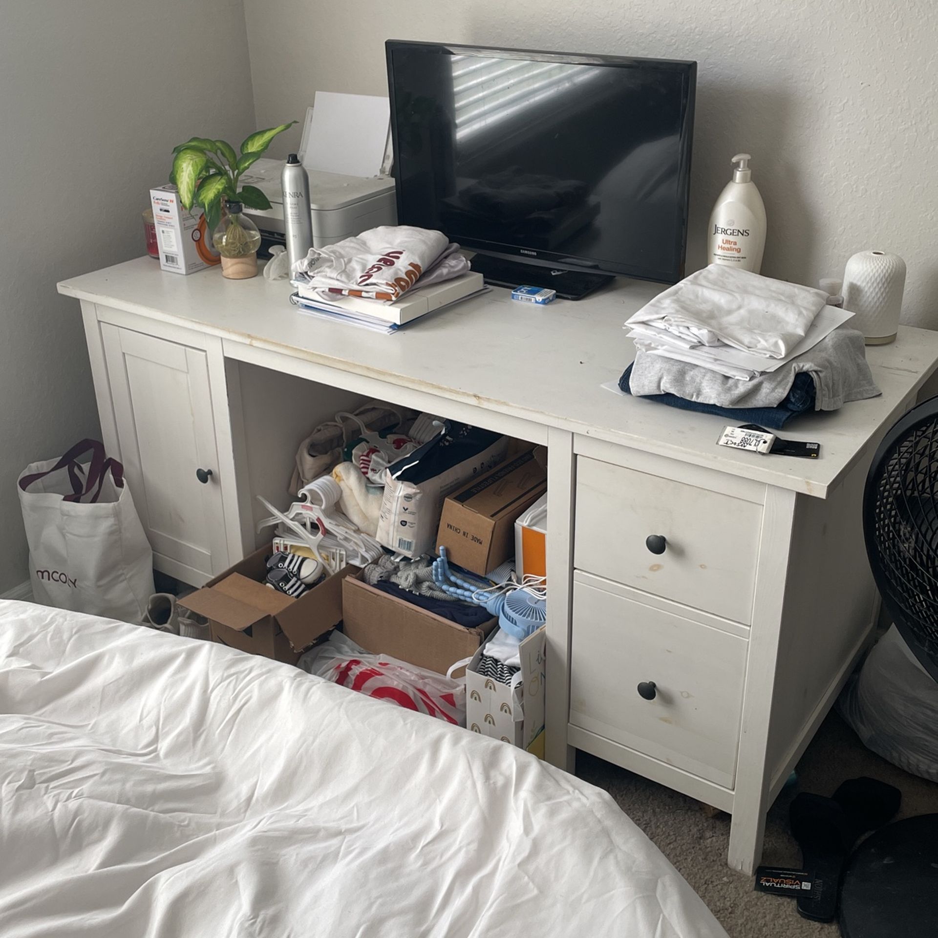 White Desk