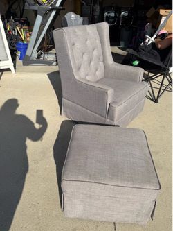 Nursing rocker with ottoman