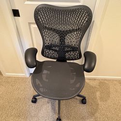 Herman Miller Mirra 2 Office Chair
