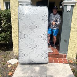 Mattresses: twin, full , queen regular ,  Colchon Nuevo Colchones plush or pillow top available cama bed mattress 