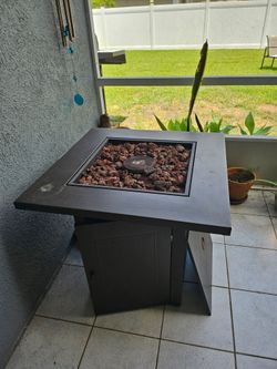 Outdoor fire pit