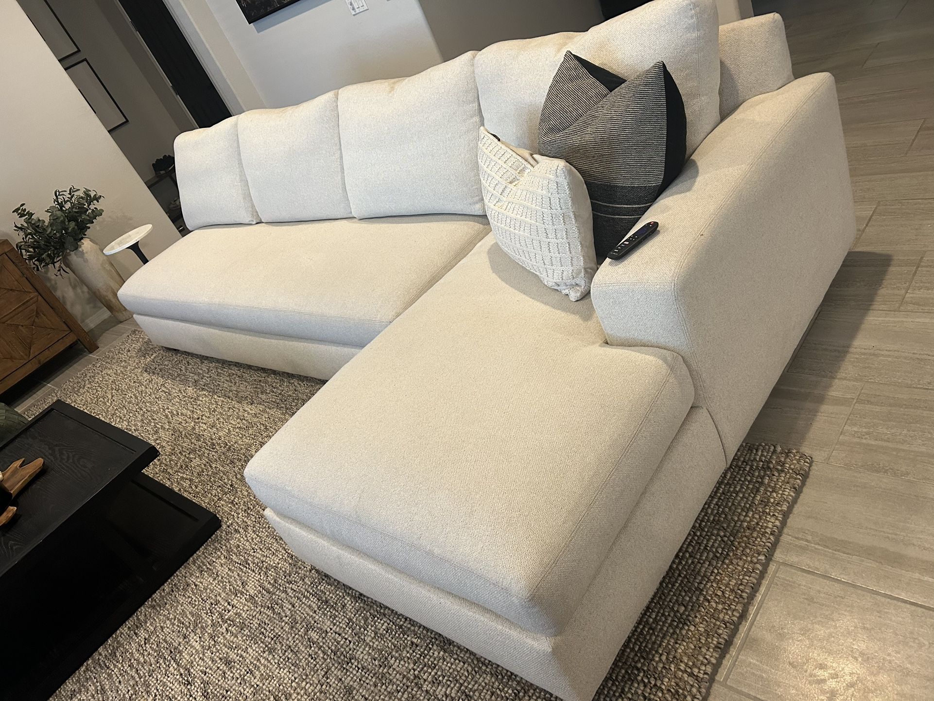 Pottery Barn Big Sur Sofa With Chaise