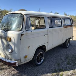 1975 VW Baywindow Bus
