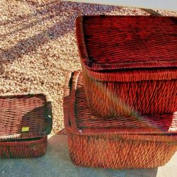 A Set Of 3 Nesting Vintage Baskets 