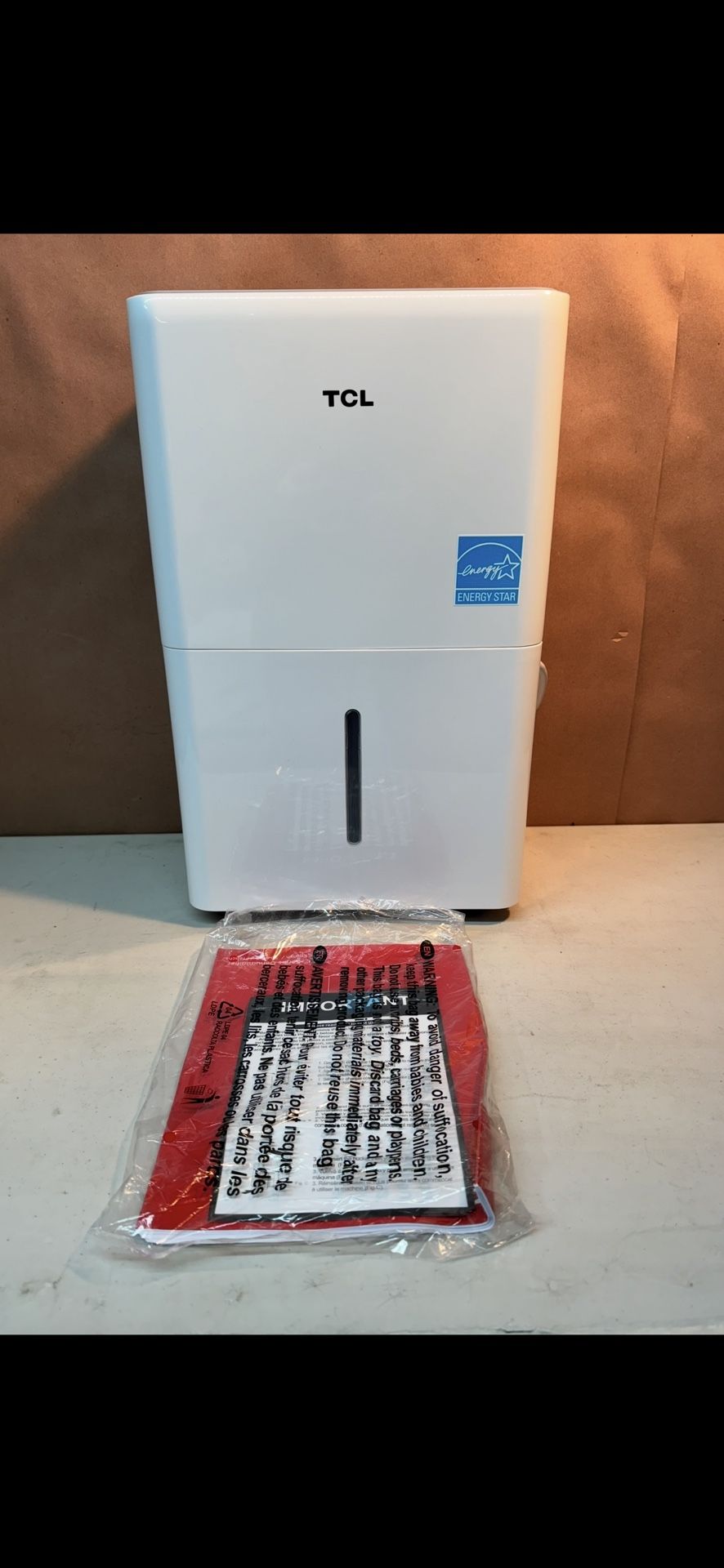 Brand New, Excellent Condition.  TCL 25 PINT SMART DEHUMIDIFIER - H25D44W