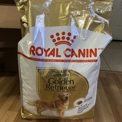 Royal Canin Golden Retriever Adult Dry Dog Food, 30 lb bag