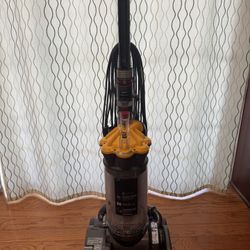 Dyson DC33 Upright Bagless Cyclone Vacuum Yellow/Gray - Tested And Working!
