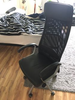 Ikea markus glose black deals