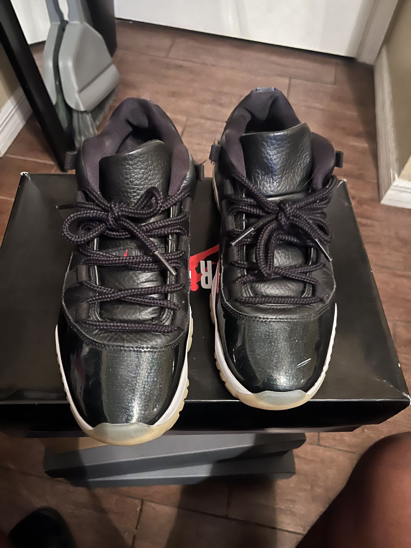 Jordan 11 Low Size 8.5
