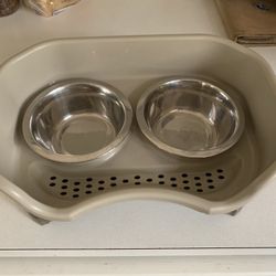 Dog Feeding Station