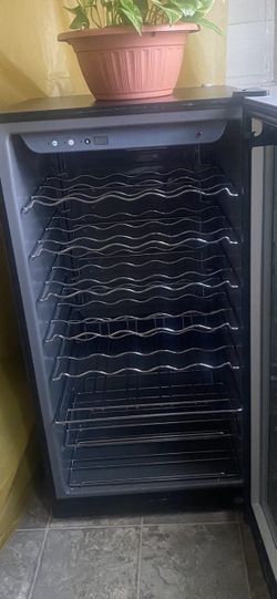      Haier Wine Refrigerator 