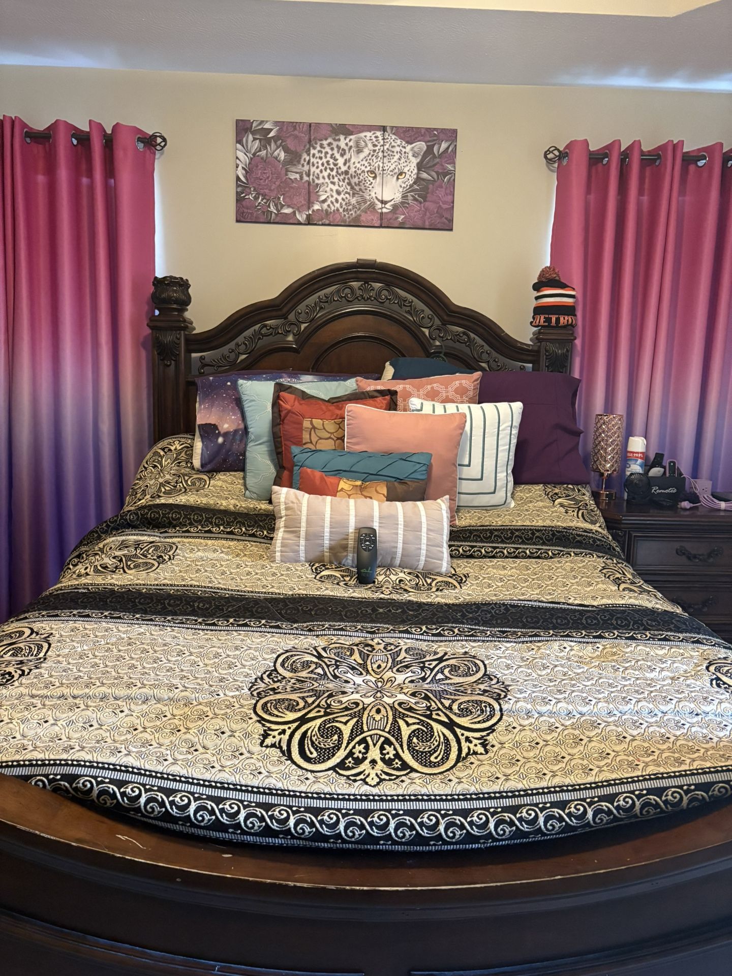 4 Piece Queen Bedroom Set $ 1.500