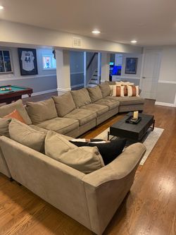 Large couch with pull out bed