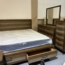New King Platform Bedroom & Mattress Set