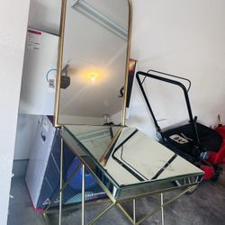 Table & Mirror 