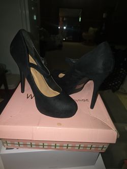 Black Stalettoes