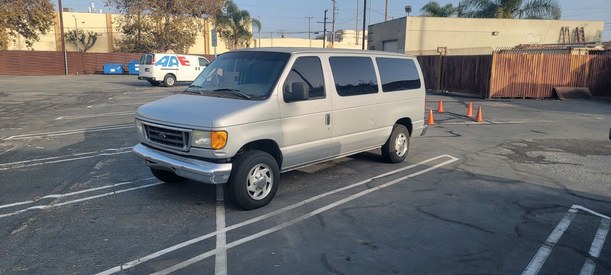 2006 Ford E-350