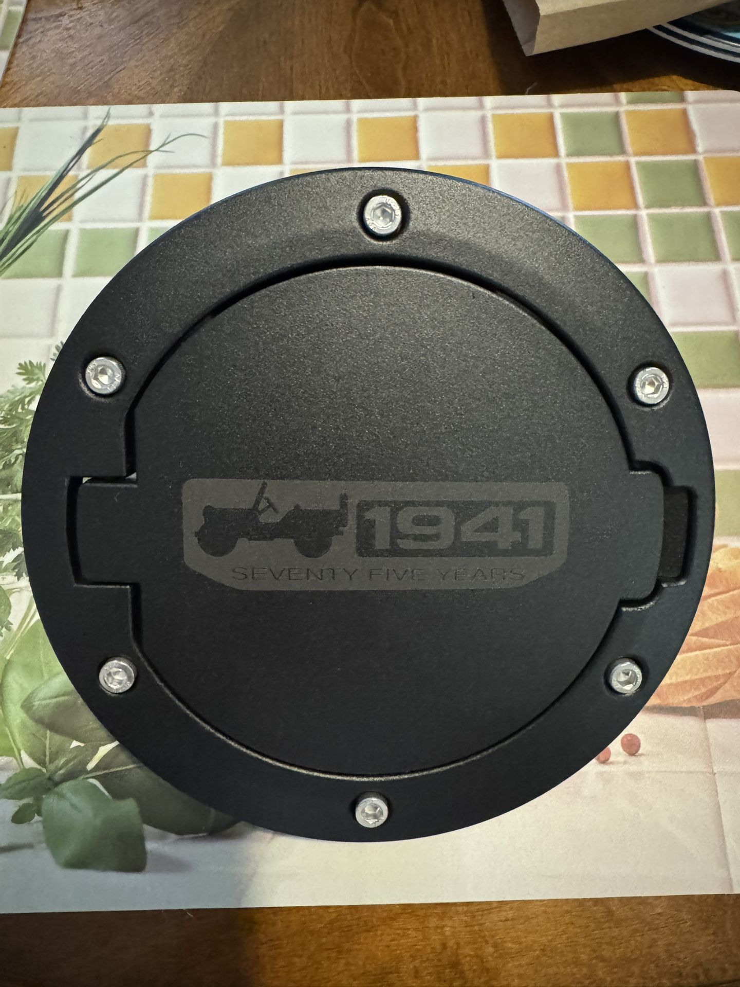 07-18 Jeep Wrangler Blk Gas Filler Cover