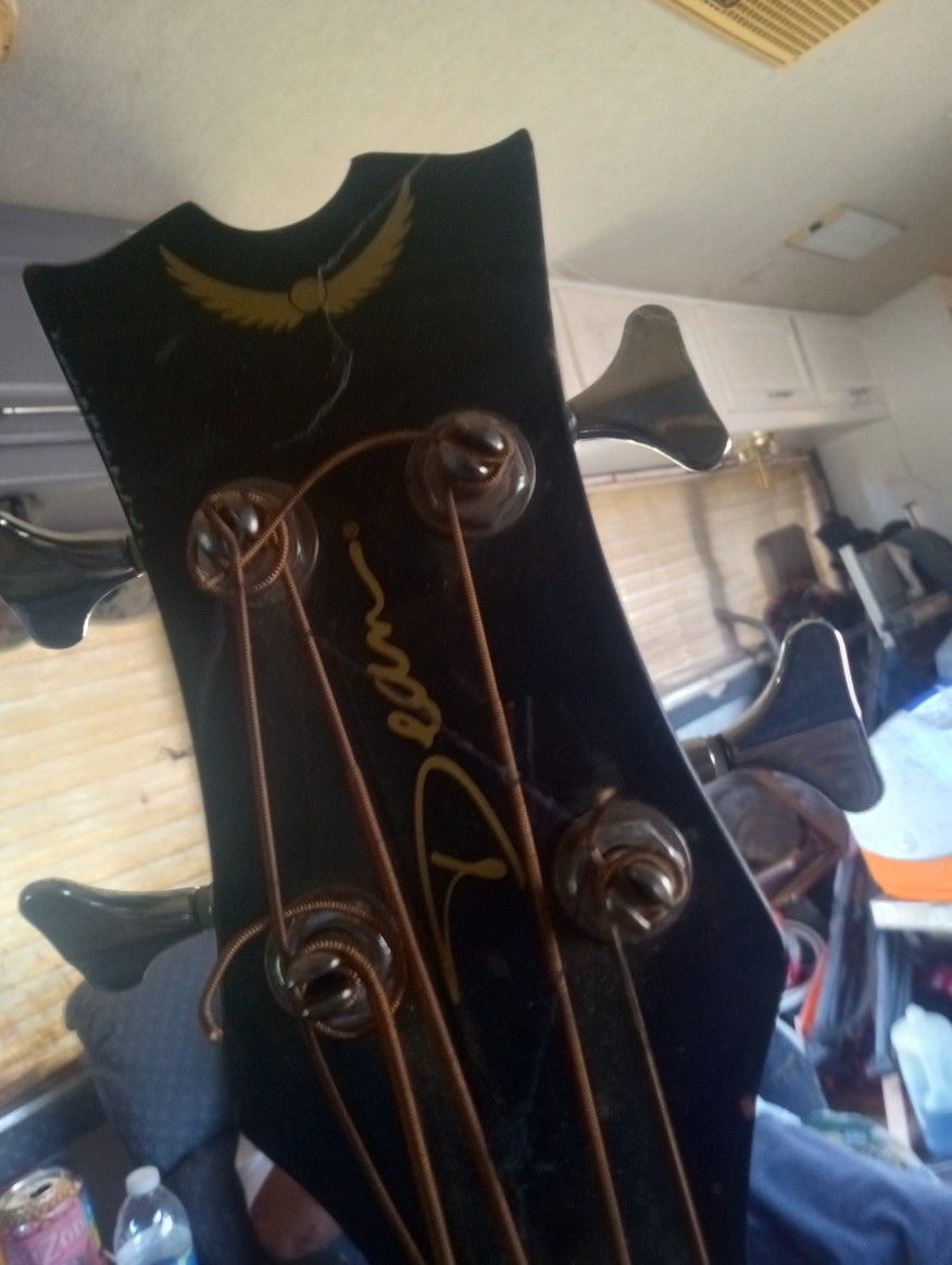 Dean Elect. Acoustic Bass
