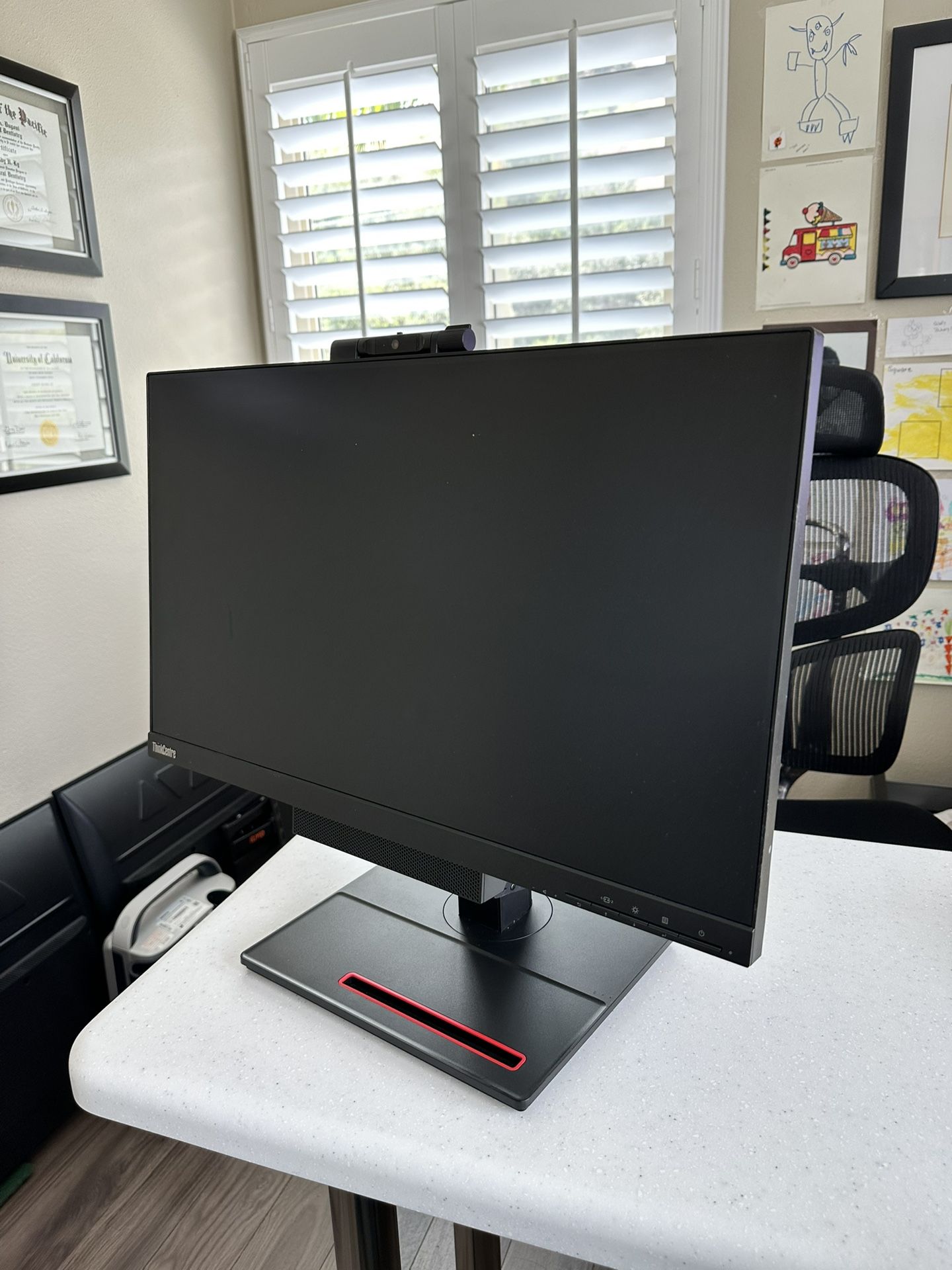 ThinkCentre TIO24GEN4 - All In One Student Computer
