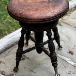 Antique Piano Stool: Chas. Parker Co.