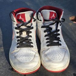 Nike Air Jordan 1 Mid Sneakers