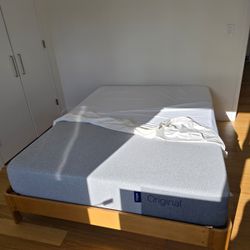 Queen Size Casper Mattress- Great Condition Clean Home