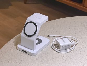 3 in 1 Mag-safe wireless charging station 18W fast charger