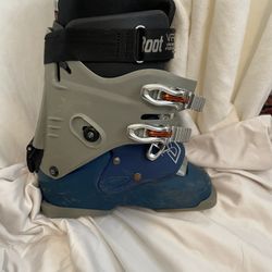 Dale Brand Wide Ski Boots