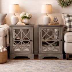 Set of 2 nightstands/end tables