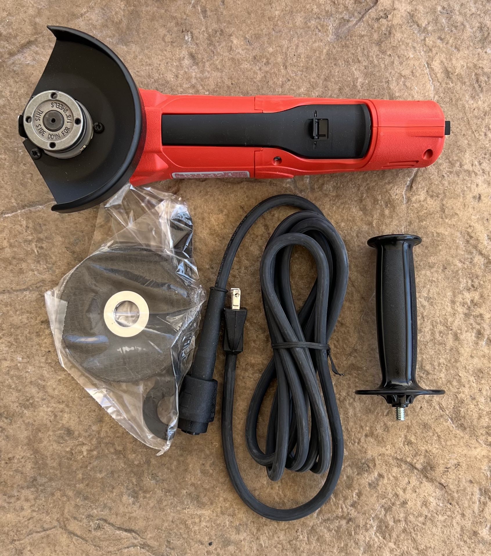 MILWAUKEE 4-1/2” SUPER MAGNUM GRINDER