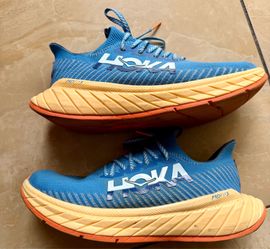 HOKA ONE CARBON X3