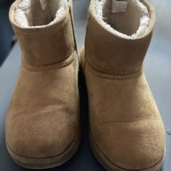 Size 8 Ugg Type Boots Low