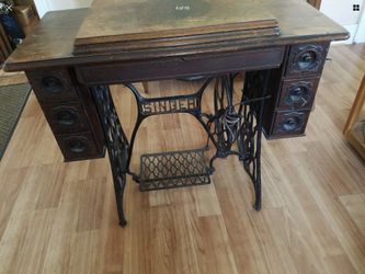 Antique working sewing machine