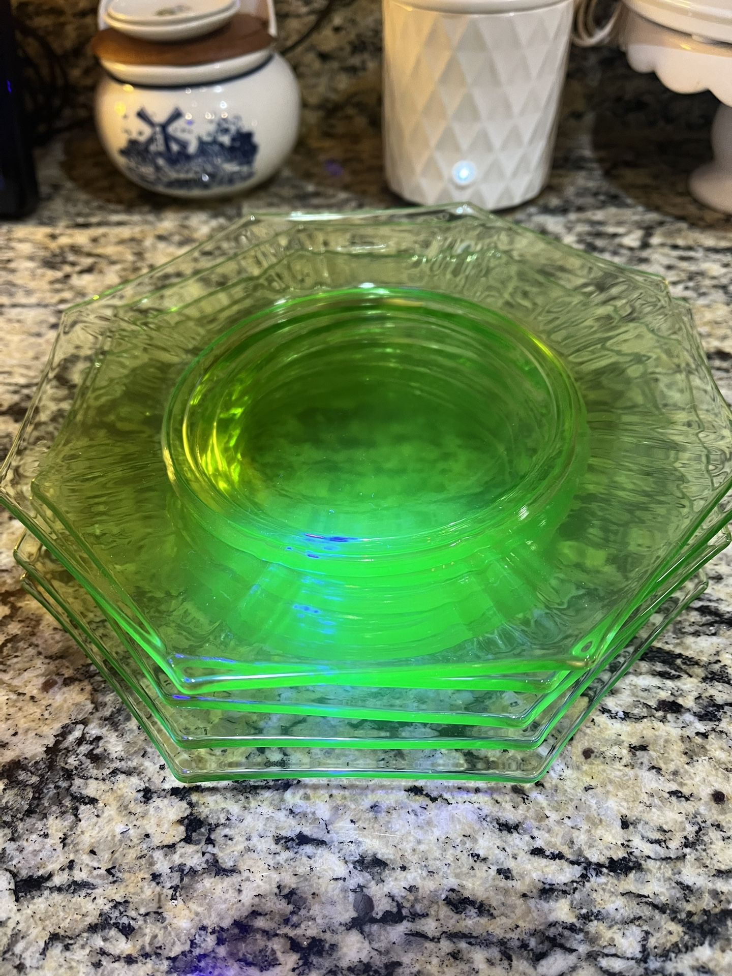 Cambridge Decagon Uranium Glass Plates