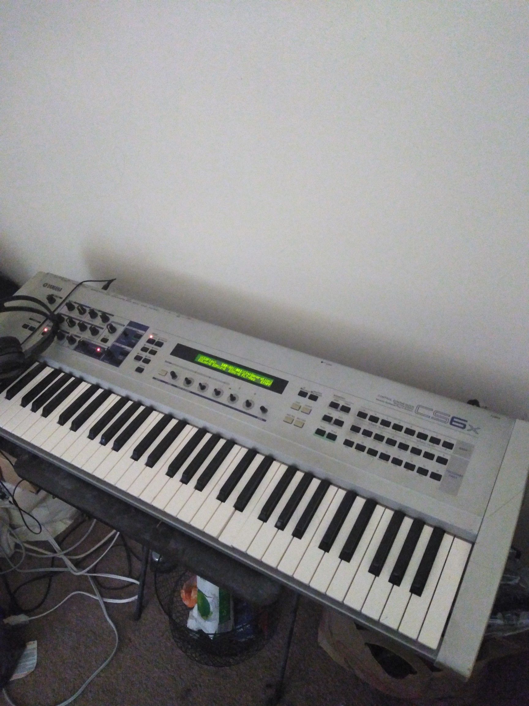Yamaha CS6x Synthesizer, works good, very well used, one soft key.