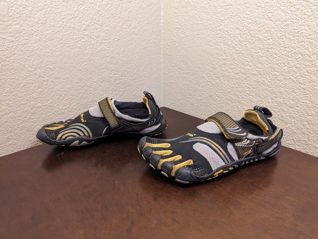 Vibram Fivefingers Komodosport Womens Size 8 Toe Shoes Minimalist EU 39 Black