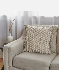 Decorative Pillows x2  Neutral (Vanilla/Rich Black)